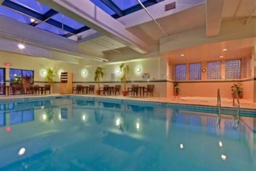 фото отеля Holiday Inn Express Kamloops