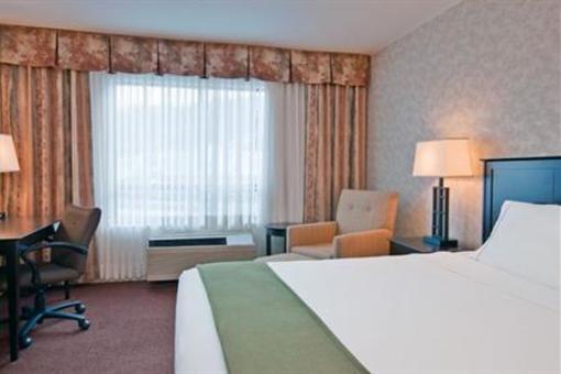 фото отеля Holiday Inn Express Kamloops