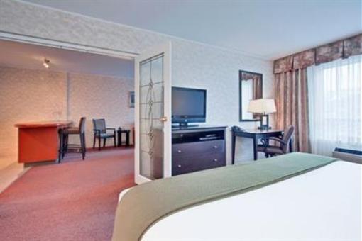 фото отеля Holiday Inn Express Kamloops