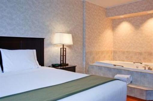 фото отеля Holiday Inn Express Kamloops