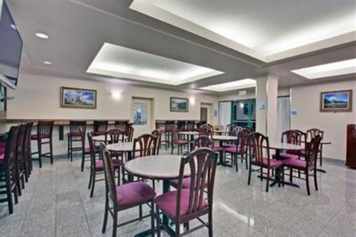 фото отеля Holiday Inn Express Kamloops