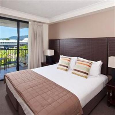 фото отеля Mantra Esplanade Cairns