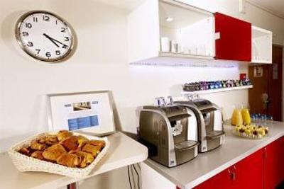 фото отеля Kyriad Lyon Est Bron Eurexpo Le Cottage