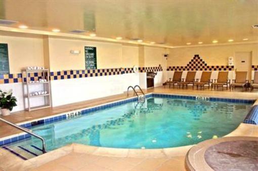 фото отеля Hilton Garden Inn Detroit Metro Airport