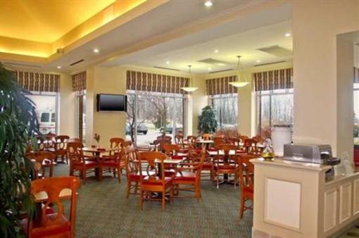 фото отеля Hilton Garden Inn Detroit Metro Airport