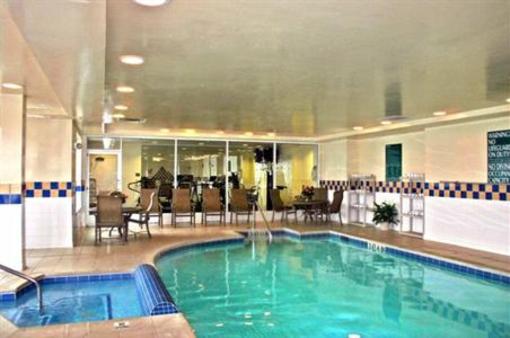фото отеля Hilton Garden Inn Detroit Metro Airport