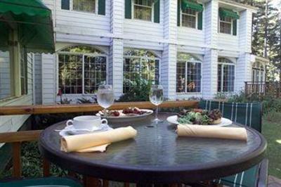 фото отеля Delta Sherwood Inn Port Carling