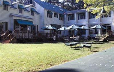 фото отеля Delta Sherwood Inn Port Carling