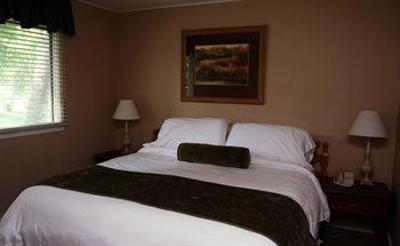 фото отеля Delta Sherwood Inn Port Carling