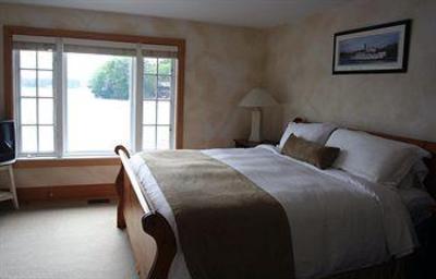 фото отеля Delta Sherwood Inn Port Carling