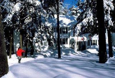 фото отеля Delta Sherwood Inn Port Carling