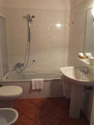 фото отеля Hotel Larius