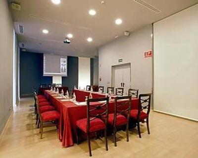 фото отеля Petit Palace Italia