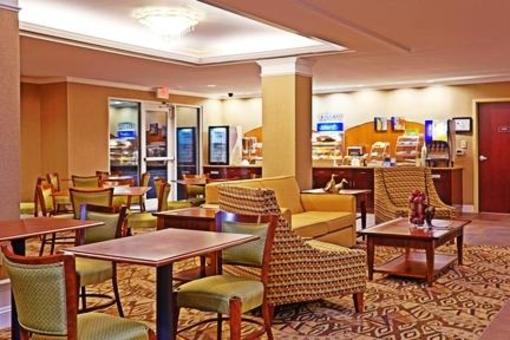 фото отеля Holiday Inn Express Hotel & Suites Southern Pines