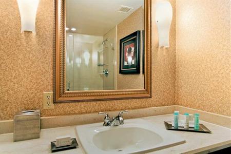 фото отеля Hilton McLean Tysons Corner