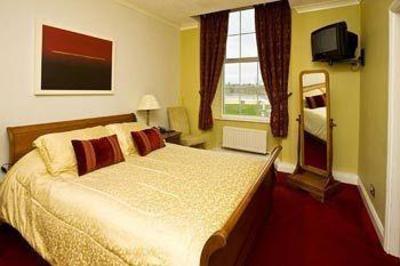 фото отеля Walter Raleigh Hotel Youghal