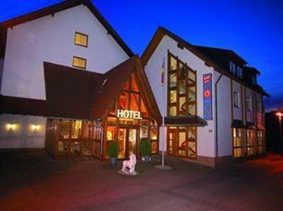 фото отеля Hotel Zum Lowen Morfelden-Walldorf