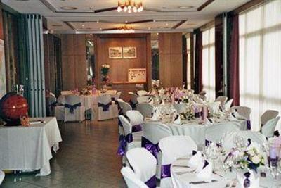 фото отеля Hotel Zum Lowen Morfelden-Walldorf