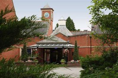 фото отеля Hilton St Anne's Manor, Bracknell