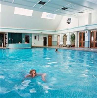 фото отеля Hilton St Anne's Manor, Bracknell