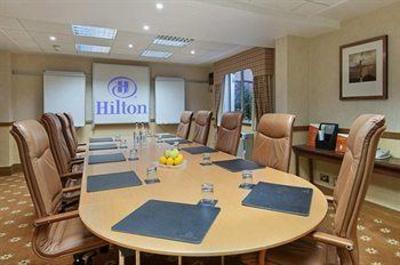 фото отеля Hilton St Anne's Manor, Bracknell