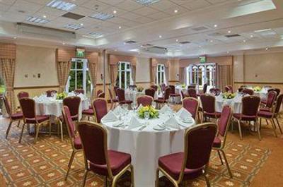 фото отеля Hilton St Anne's Manor, Bracknell