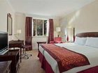 фото отеля Hilton St Anne's Manor, Bracknell