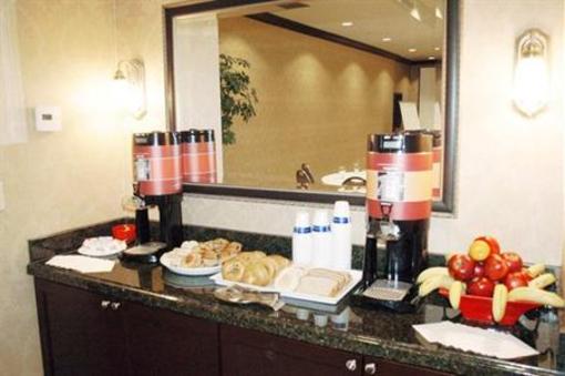 фото отеля Hampton Inn & Suites Albany - Downtown