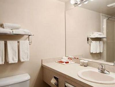 фото отеля Ramada Inn and Suites Red Deer