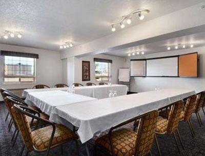 фото отеля Ramada Inn and Suites Red Deer