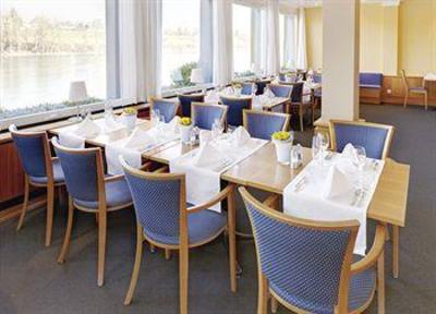 фото отеля Schiff am Rhein Swiss Quality Hotel