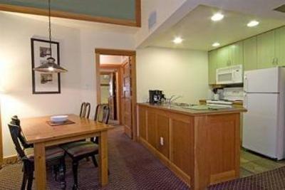 фото отеля Legends Hotel Whistler