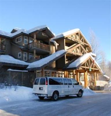 фото отеля Riverside Resort Whistler