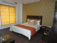 Laurent & Benon Urban Courtyard - DLF Phase 3 Laurent & Benon Urban Courtyard - DLF Phase 3