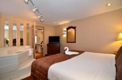фото отеля BEST WESTERN Plus Landing View Inn & Suites