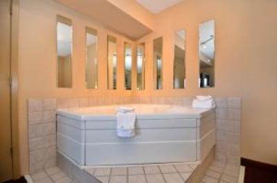 фото отеля BEST WESTERN Plus Landing View Inn & Suites