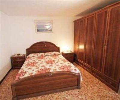 фото отеля Apartment - La Spezia