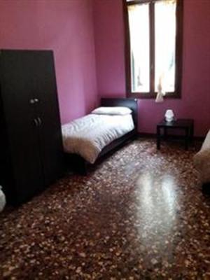 фото отеля Emerald Palace Hostel