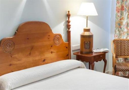 фото отеля Hostal Dona Juana