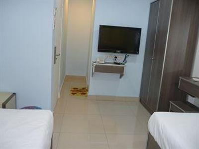фото отеля Lacomme Inn