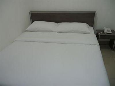 фото отеля Lacomme Inn