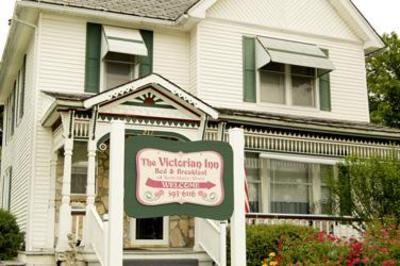 фото отеля Victorian Inn Camp Point
