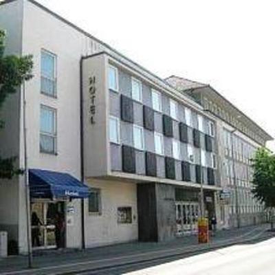 фото отеля Hotel Schwarzer Bär Schwabach