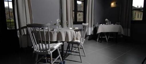 фото отеля L'Auberge Du Chateau Muret-le-Chateau