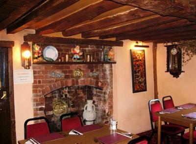 фото отеля Tudor Oaks Lodge Hitchin