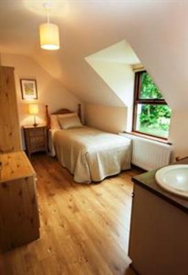фото отеля Drumfaskey Cottage