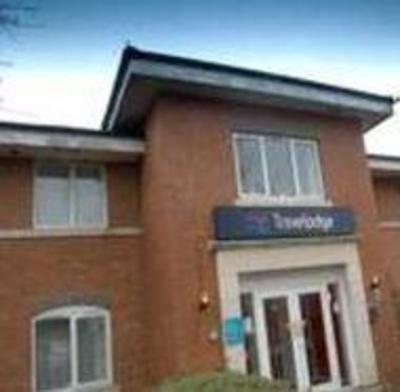 фото отеля Travelodge Stonehouse