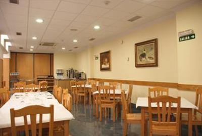 фото отеля Hostal Izaga Noain