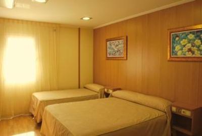 фото отеля Hostal Izaga Noain