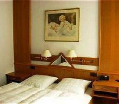 фото отеля Hotel Zur Krone